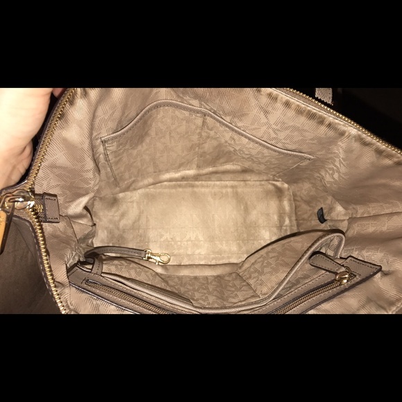 Michael Kors bag - Picture 3 of 4