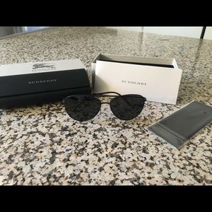 Burberry aviator sunglasses