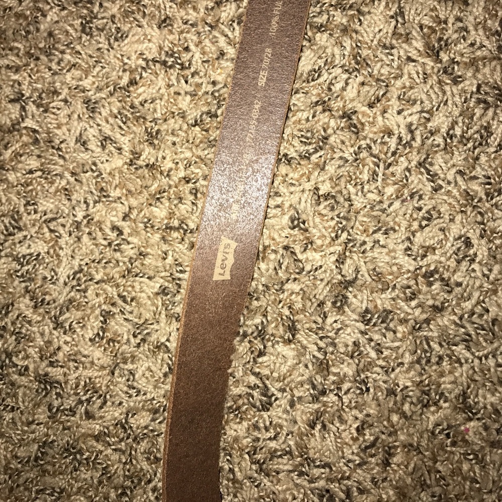Levi Women's XS/S Belt... NEVER BEEN WORN - Picture 3 of 3