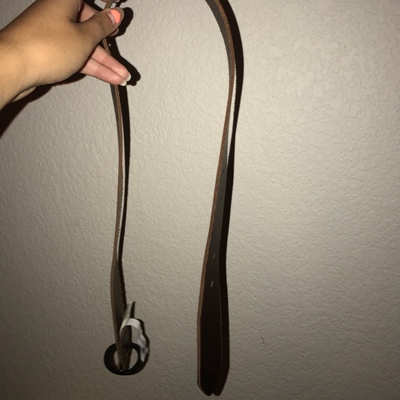 Levi Women's XS/S Belt... NEVER BEEN WORN - Picture 2 of 3