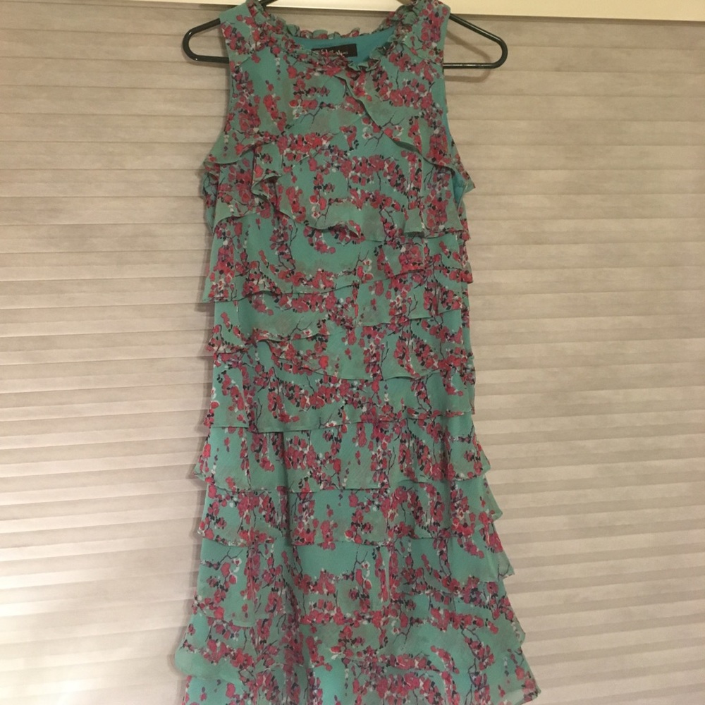 Very pretty sleeveless layered dress