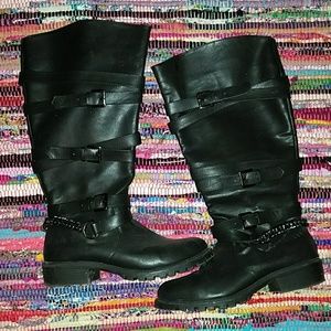 black moto boots