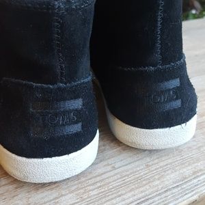 Leather Toms Women's Sneakers!