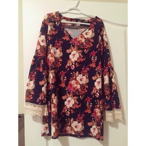 Fall floral dress with laced belled sleeves