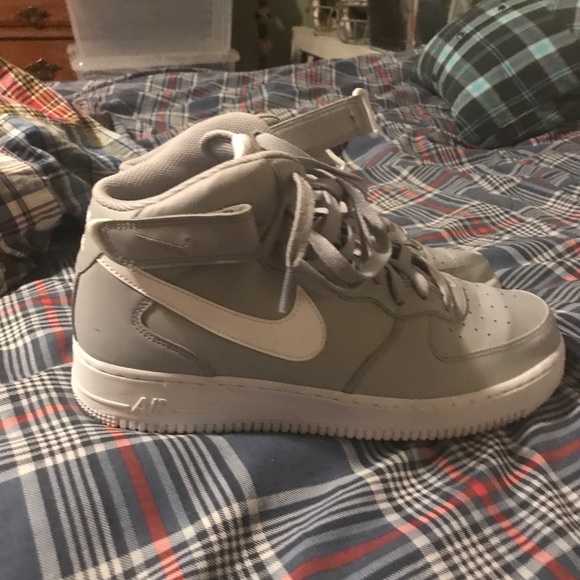 Nike Air Force 1 - Picture 2 of 3