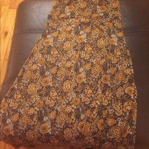 Lularoe maxi floral skirt size M excellent cond.