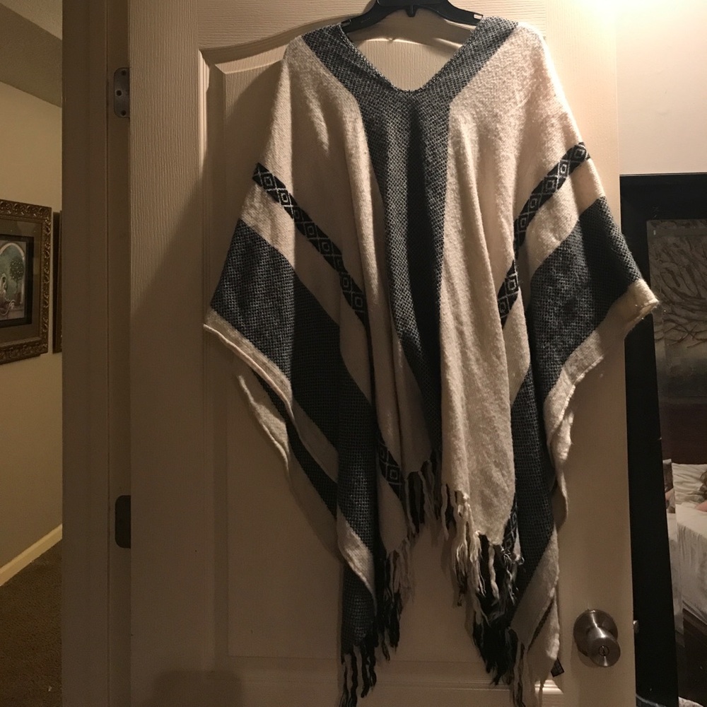 Poncho - Picture 2 of 2
