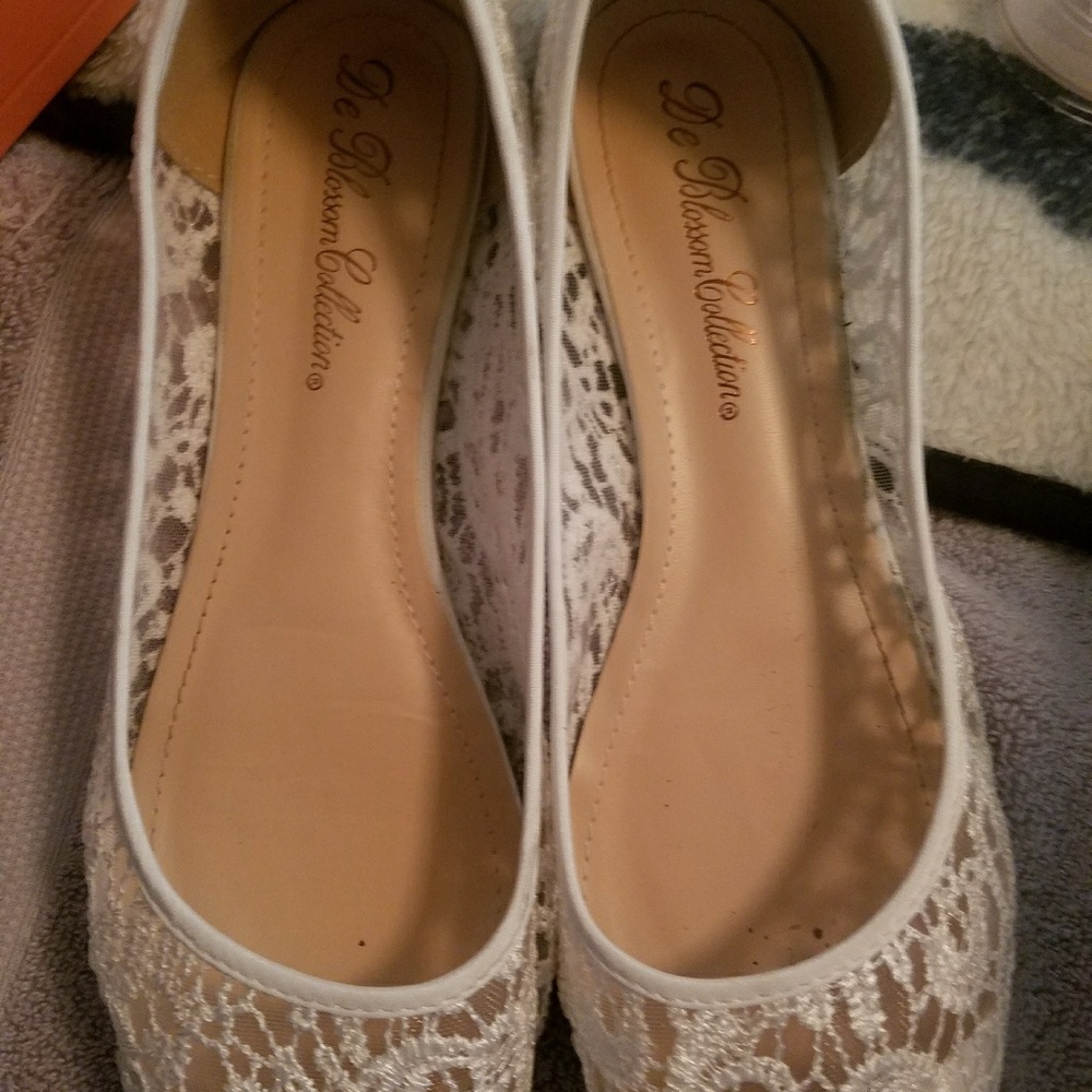 White lace flats