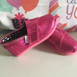 Sparkling Pink TOMS