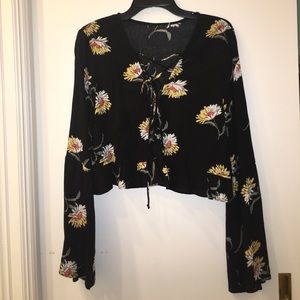 Floral cropped blouse