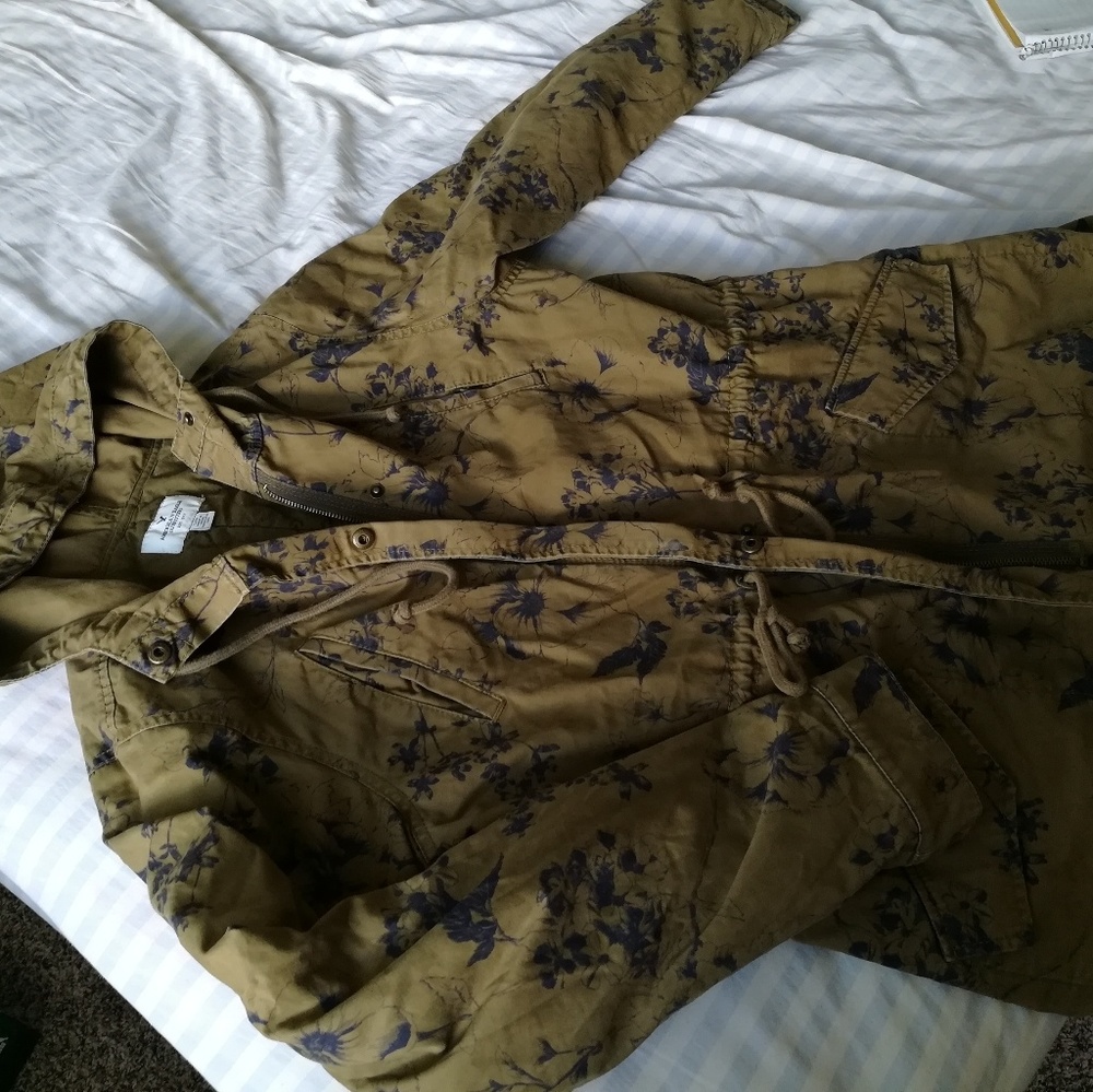 American Eagle Patterned Army Green Jacket