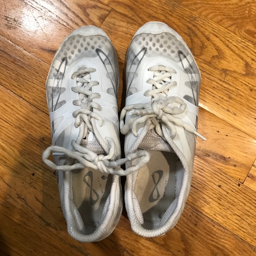 NFINITY VENGEANCE SIZE 8