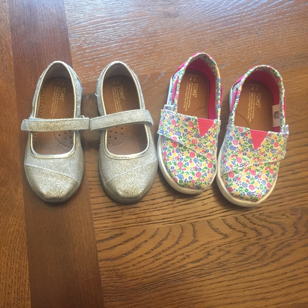 TOMS 2pairs