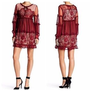 🆕Romeo + Juliet Couture Peek-a-boo Lace Dress