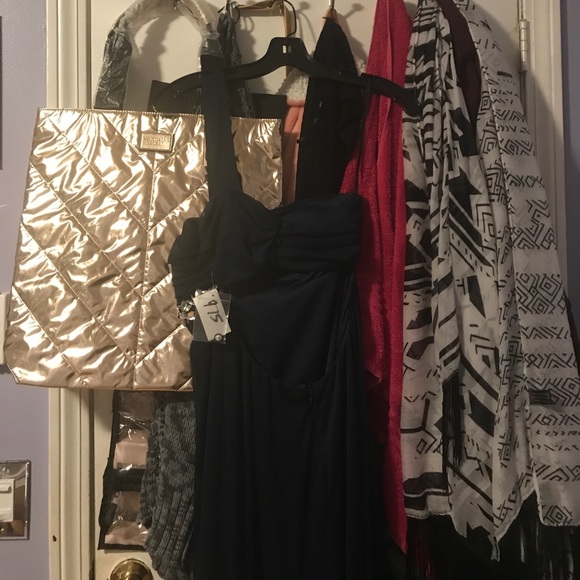 One shoulder prom dress - Picture 4 of 7