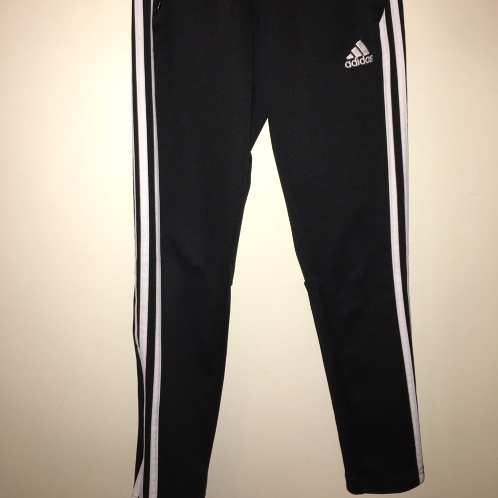 Classic adidas training pants size youth small !!!