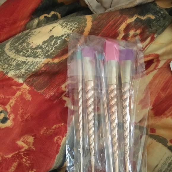 Tarte 5-piece Unicorn Brush Set BNIB - Picture 6 of 8