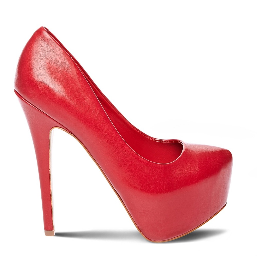 Red Steve Madden dejavu pumps 6 1/2 heels