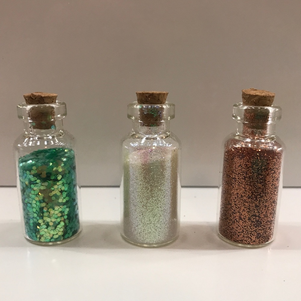 Beautiful loose glitters