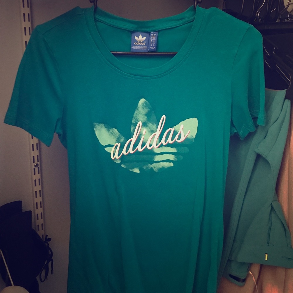 Adidas tee