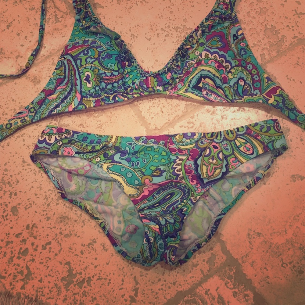 Super cute ruffled bikini