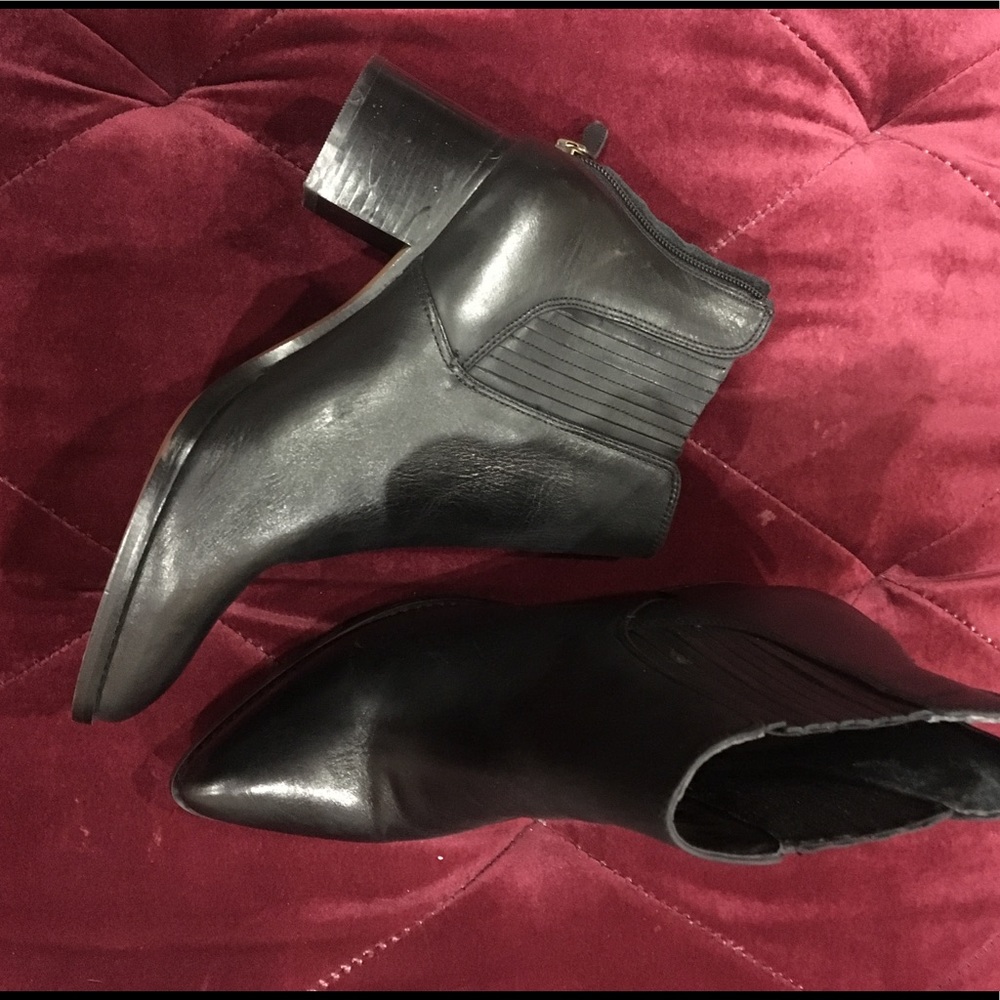 NWT Halogen Booties