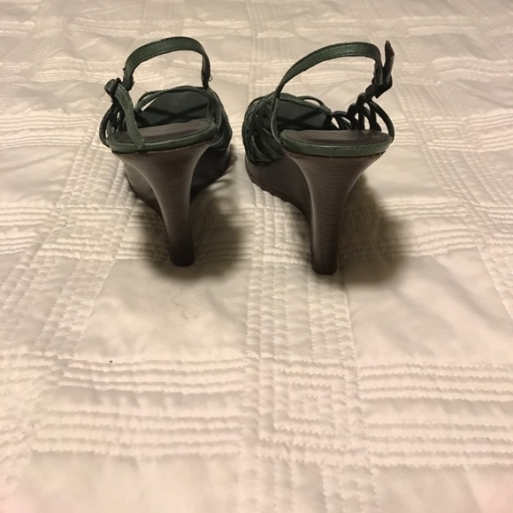 Green Aldo leather wedge sandals - Picture 2 of 3