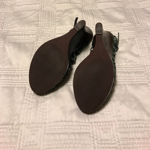 Green Aldo leather wedge sandals - Picture 3 of 3