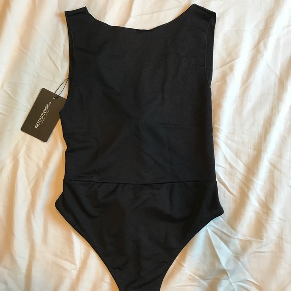 ✖️SOLD✖️ Black bow open back bodysuit - Picture 2 of 3