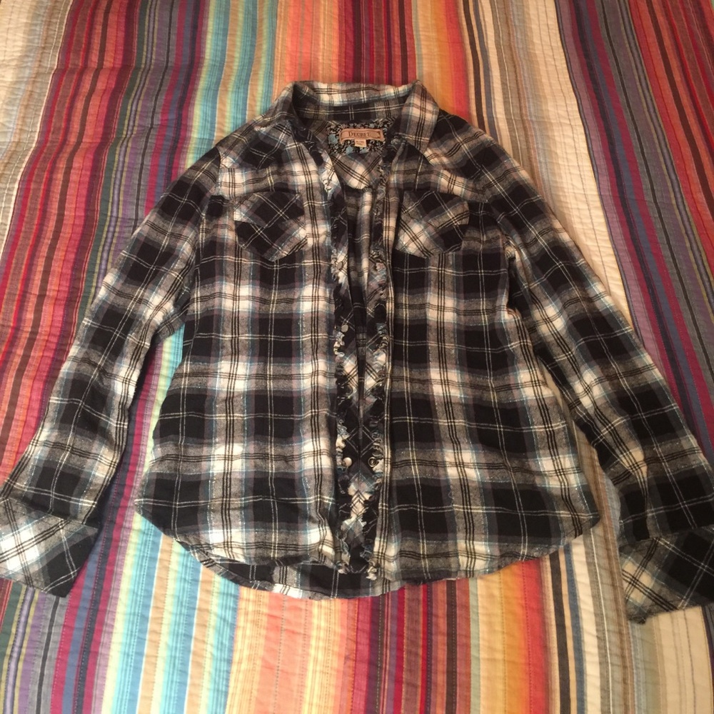 Stylish Fitted Pearl Snap Flannel Shirt