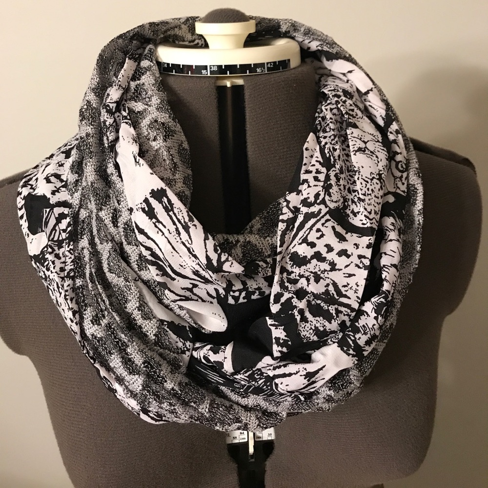 🎊CLOSING!! SEE AD☝🏻🎊🌺🌺Infinity Scarf🌺🌺