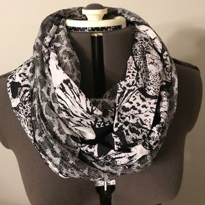 🎊CLOSING!! SEE AD☝🏻🎊🌺🌺Infinity Scarf🌺🌺