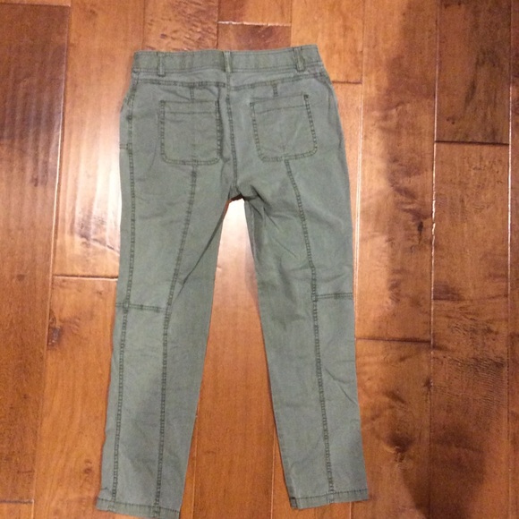 Adorable, casual ankle pants from Dillard's - Picture 2 of 7