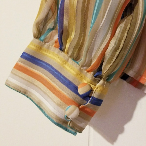 Off centered button down blouse - Picture 3 of 5