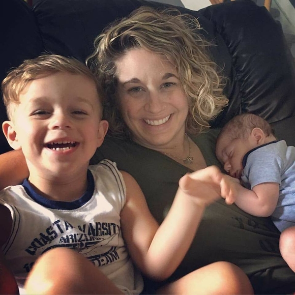 Meet your Posher, Steph - Picture 2 of 2