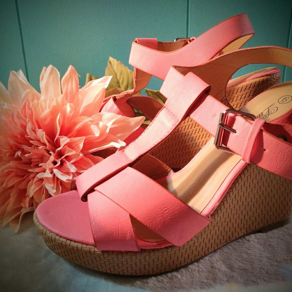Luo Luo Faux Leather Pink Wedges
