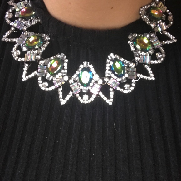 New Crystal Statement Necklace New - Picture 4 of 4