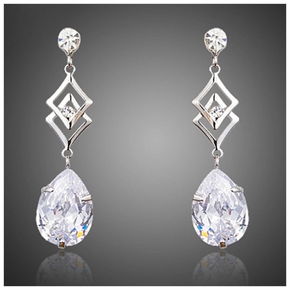 Swarovski Crystals The Afton Earrings - Picture 3 of 5