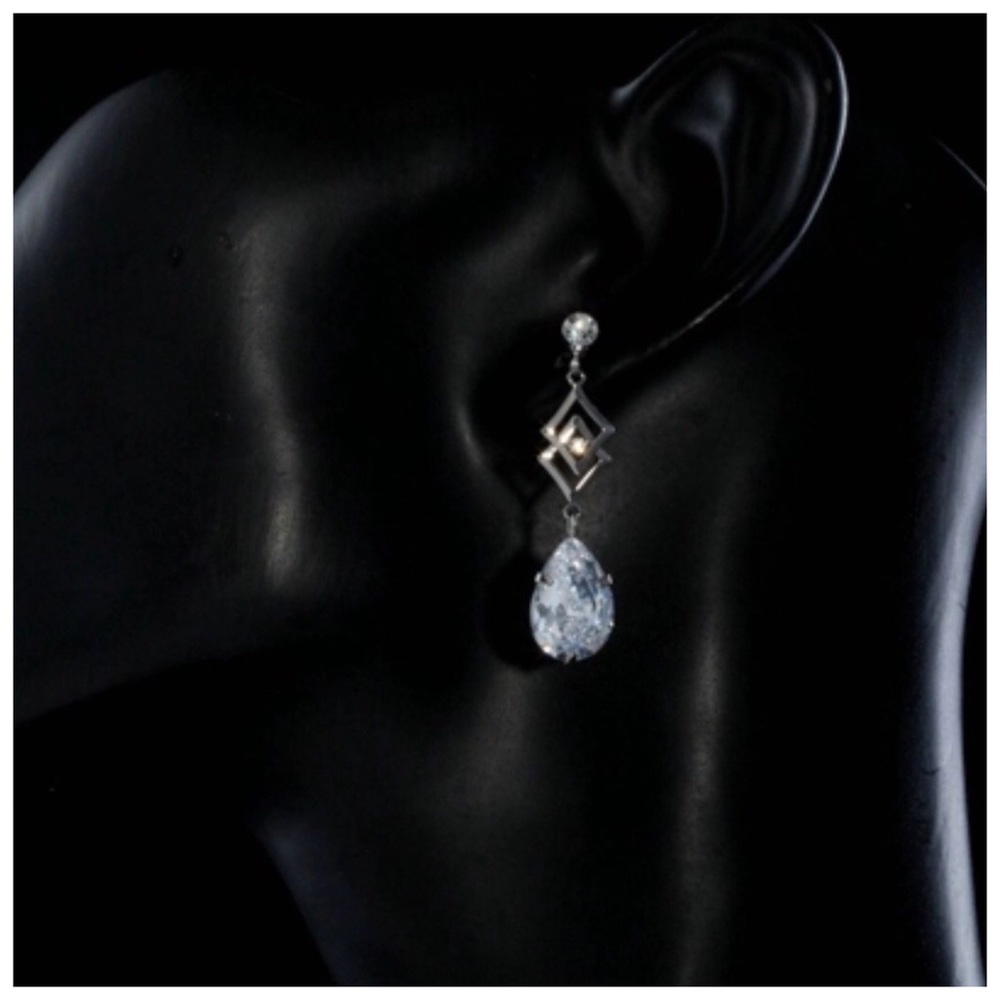 Swarovski Crystals The Afton Earrings - Picture 5 of 5