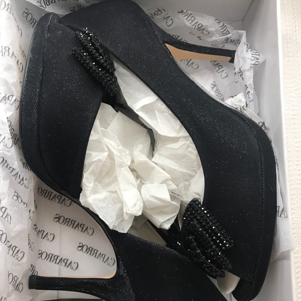 Black sparkly Pumps