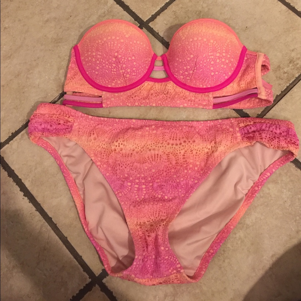 VS bikini. 34B/XL bottom.