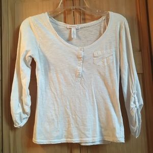 White 3/4 sleeve shirt