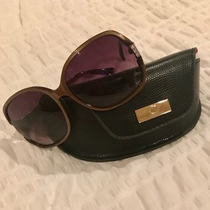 O by oscar de la renta sunglasses