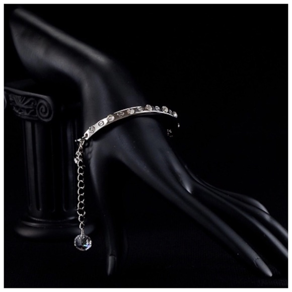 🆕 Swarovski Crystals Dangling Crystal Bracelet - Picture 3 of 3