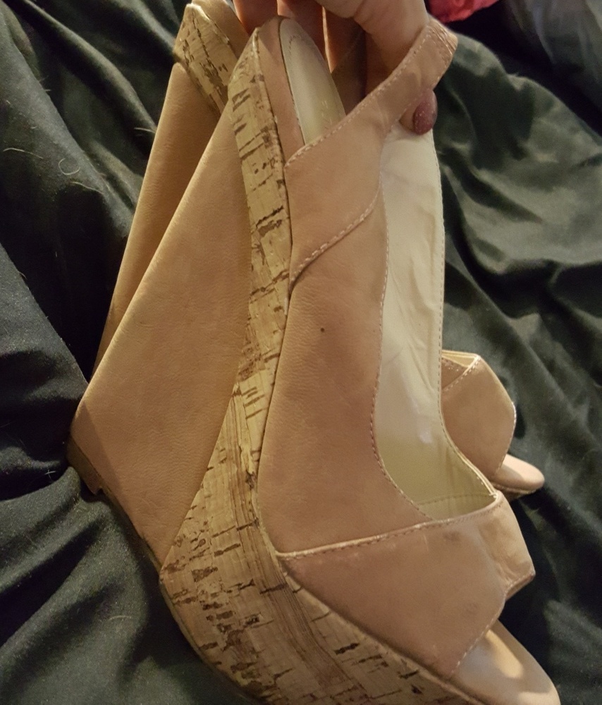 Blush wedge