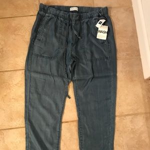 GAP pants NWB!