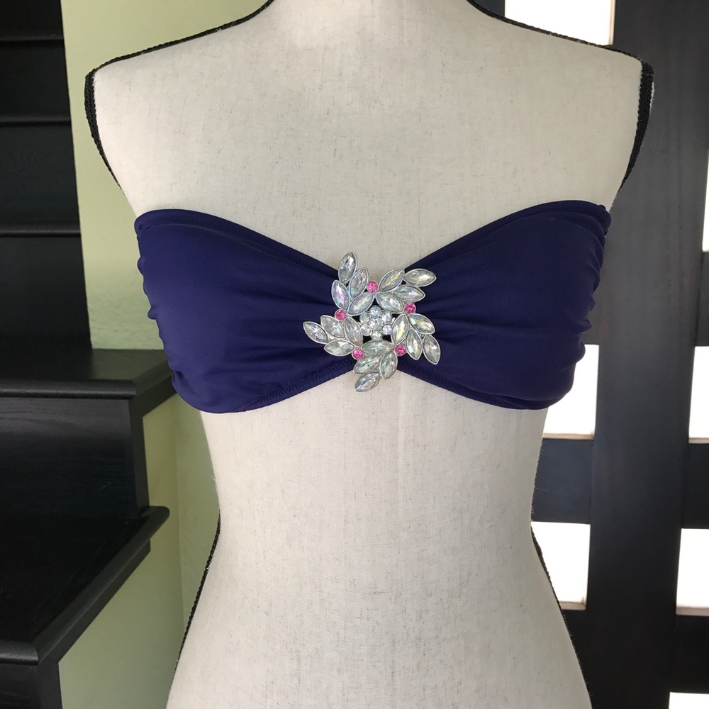 ❌SOLD❌Victoria's Secret  Crystal  Swim bikini top