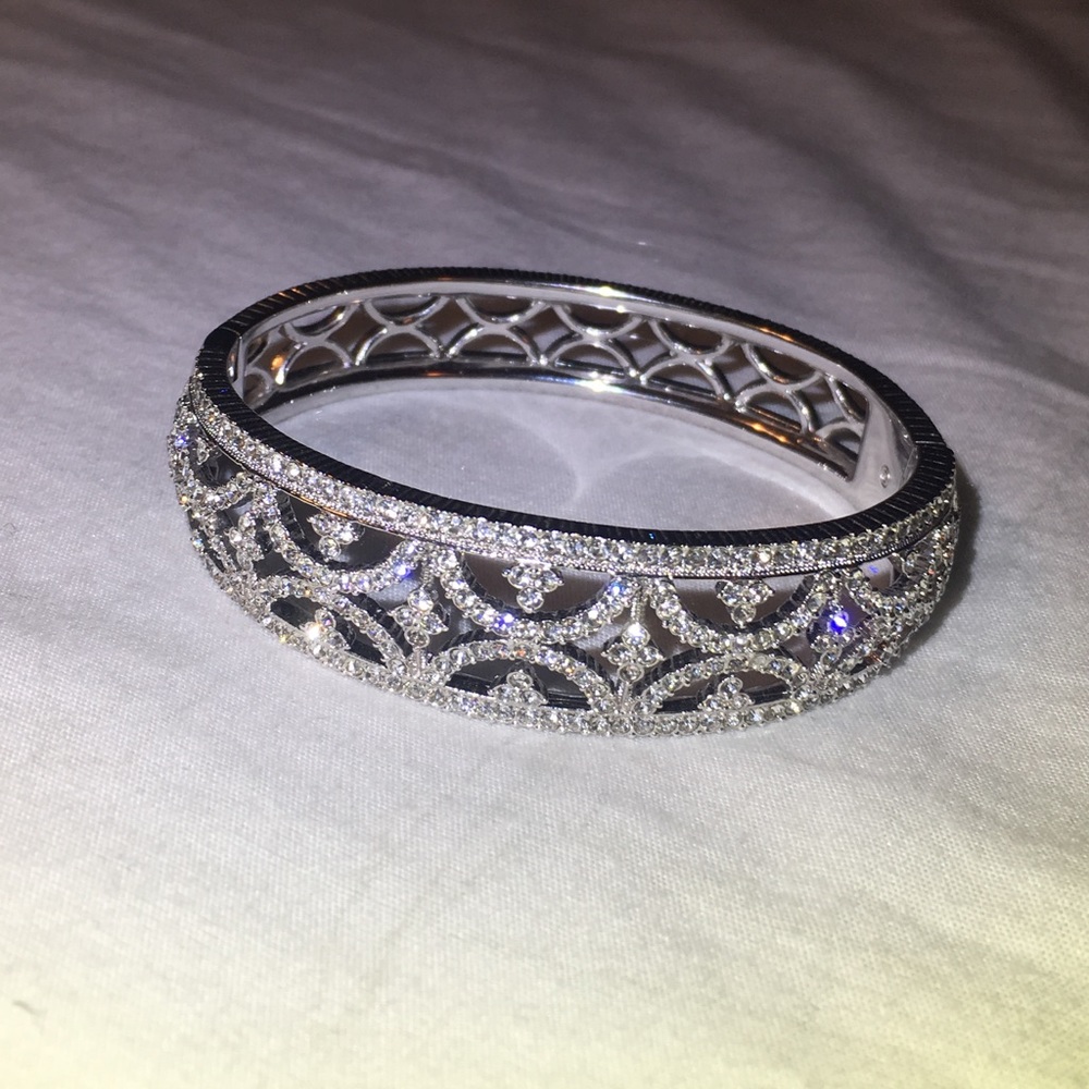 Beautiful Silver Diamond Stone bracelet