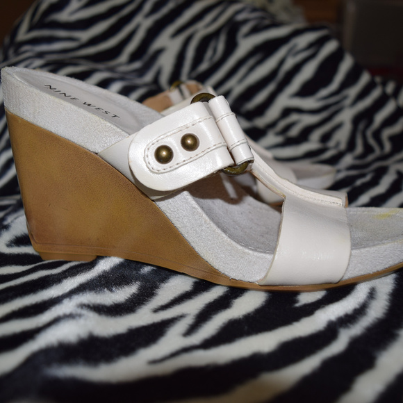 Cream Nine West Wedge Heel Sandals Size 6 - Picture 2 of 8