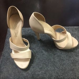 Size 6 Joan Oloff Belinda heels